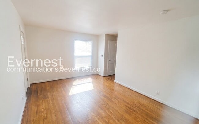 Building Photo - 969 Sheridan Ave