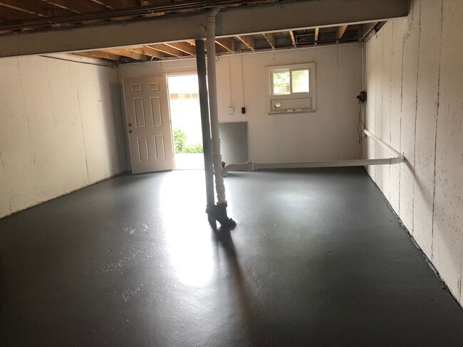 Building Photo - H-04 Nanni Drive