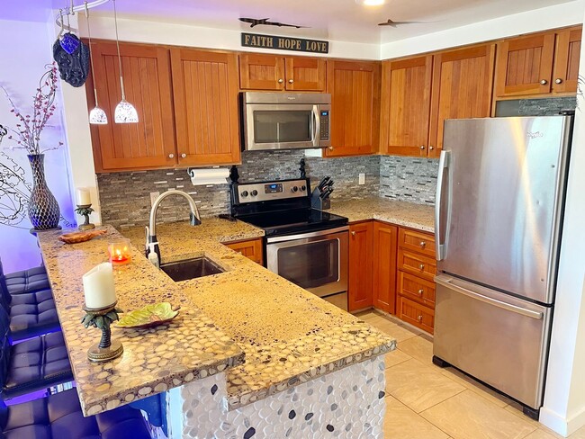 Building Photo - Kihei Shores -Furnished 2bed/2bath - Under...