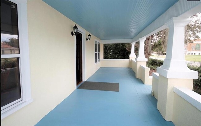 Building Photo - 324 N Joanna Ave
