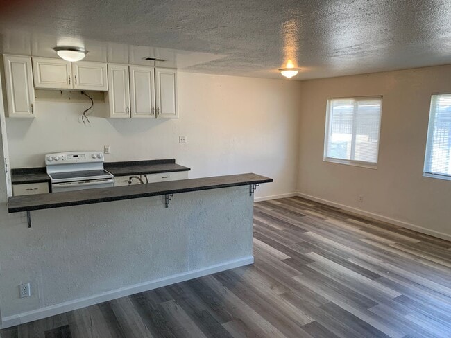 Building Photo - 2106 Peppertree Way