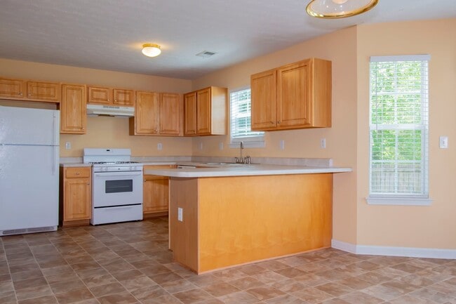 Building Photo - Impressive 3 Bed, 2.5 Bath Home