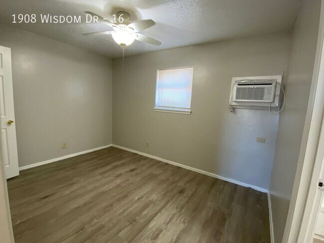 Building Photo - 1908 Wisdom Dr