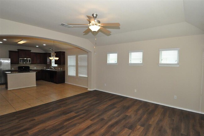 Building Photo - 404 Fistral Dr