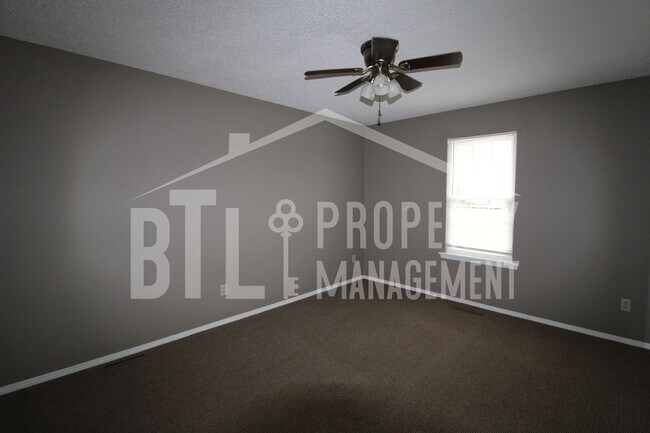 Building Photo - 114 Rose Oneill Dr