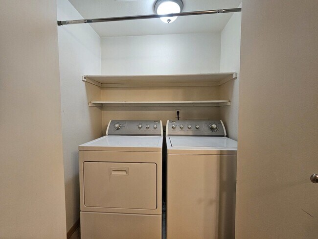 Building Photo - 11215 Jansen St