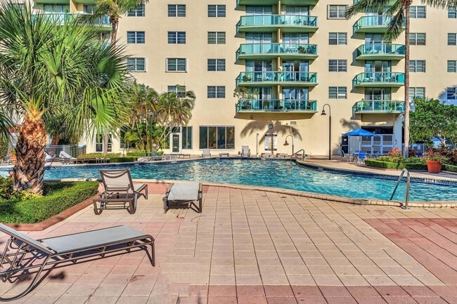 Building Photo - 19390 Collins Ave