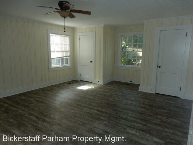 Building Photo - 2 br, 2 bath House - 1425 Peacock Avenue