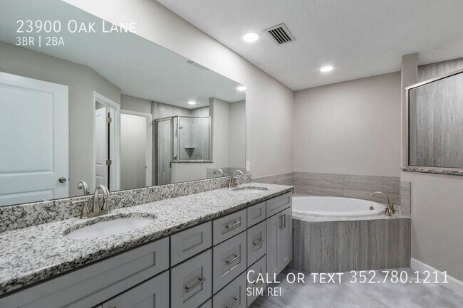 Building Photo - Sorrento 3/2 with Grand Master Suite!
