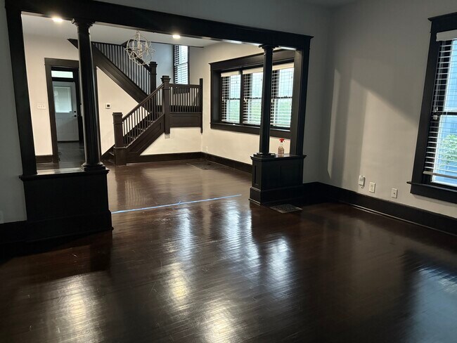 Building Photo - 1603 E Michigan St