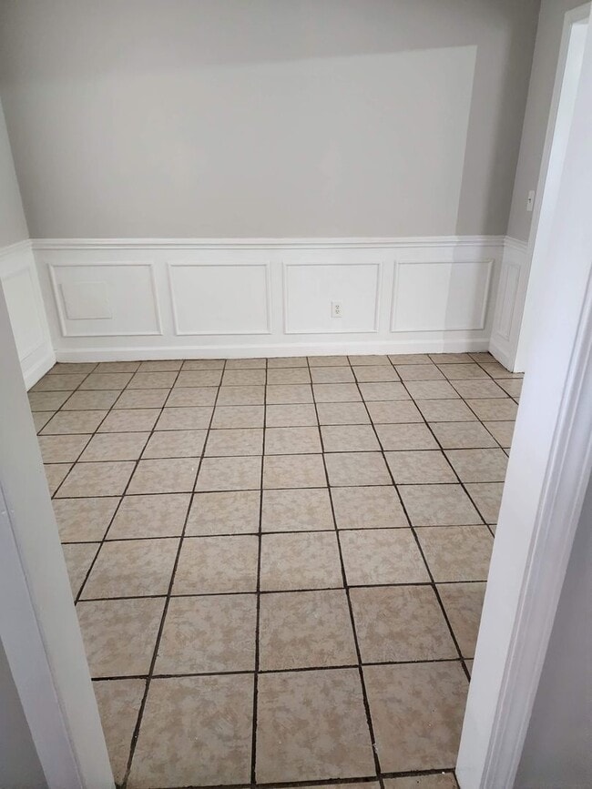 Building Photo - 1556 Malden Drive