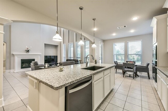 Building Photo - 16526 Whiteoak Canyon Dr