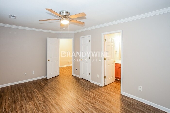 Building Photo - 5704 Shining Oak Ln