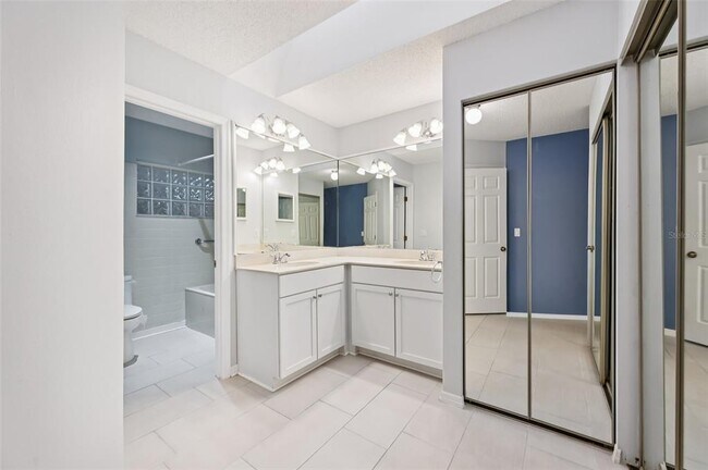 Building Photo - 227 Southampton Dr