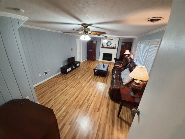 Building Photo - 5320 Lingle Ln