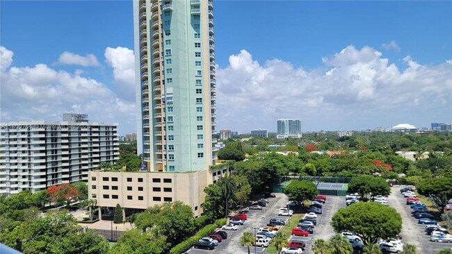 Building Photo - 2451 Brickell Ave