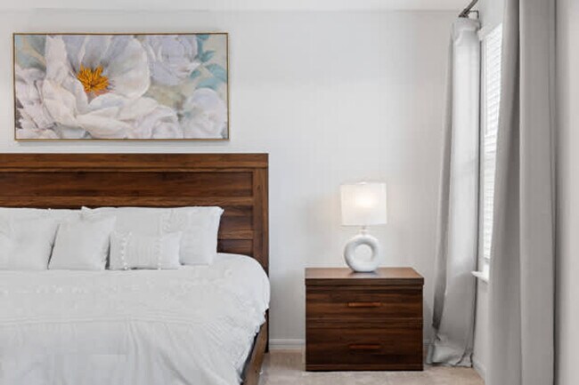 Building Photo - 14282 Coronado Dr