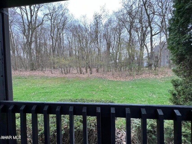 Building Photo - 143 Deer Run Ln