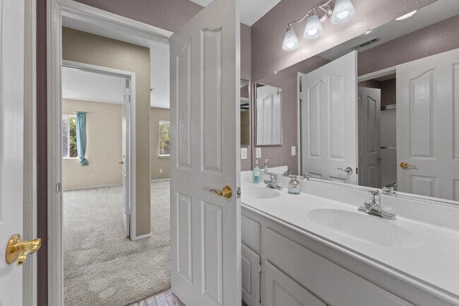 Building Photo - 13422 Apricot Tree Ln