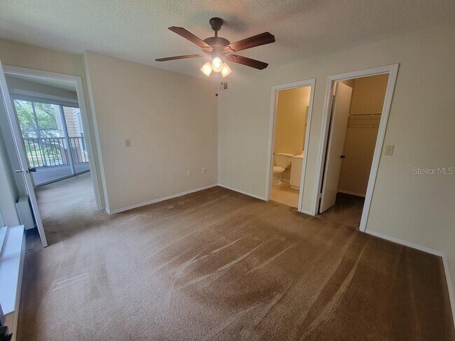 Building Photo - 10024 Strafford Oak Ct