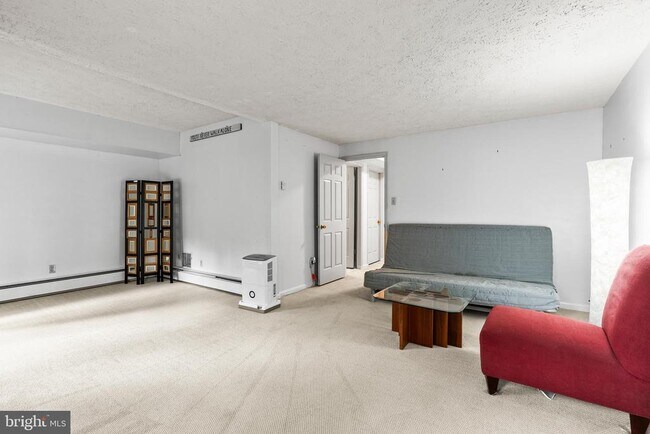 Building Photo - 2114 Lang Dr