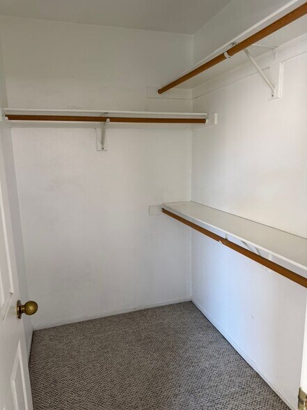 Building Photo - 4246 La Rica Ave