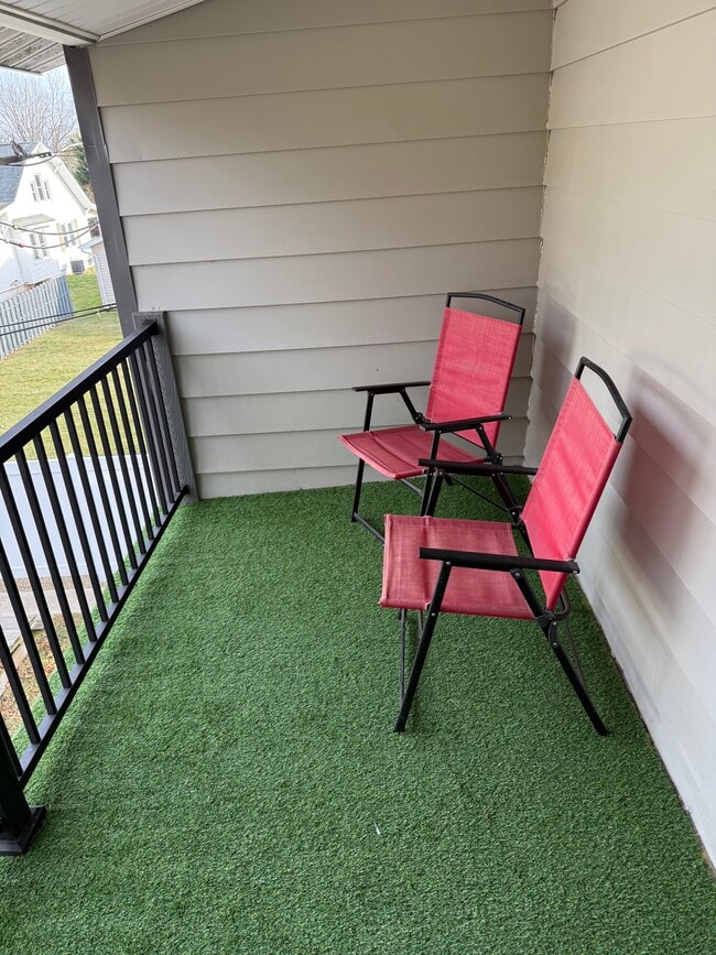 Building Photo - 406 W Pine St