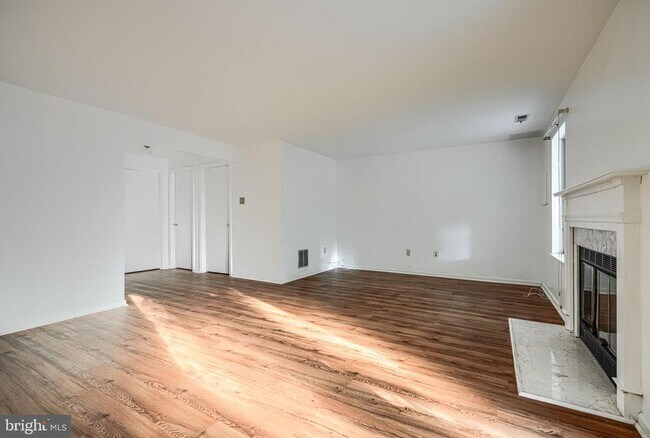 Building Photo - 8 Lambeth Bridge Ct