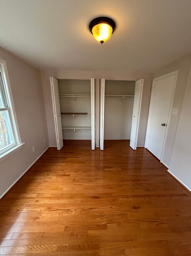 Building Photo - 3573 Moultree Pl