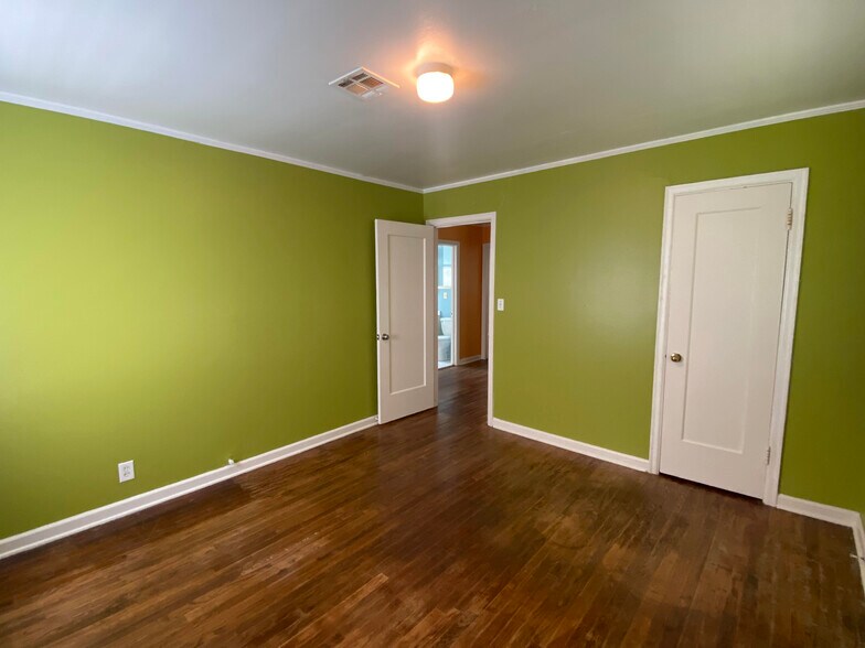 Building Photo - 1502 N Delaware Ave