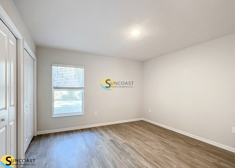 Building Photo - 9013 N Travis Dr