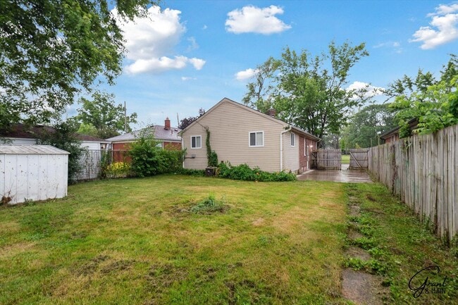 Building Photo - $1250 4 bedroom