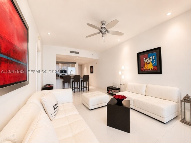 Building Photo - 17121 Collins Ave