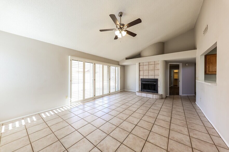 Building Photo - 7127 W Morrow Dr