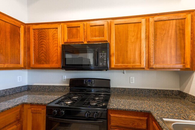 Building Photo - Great 2 Bedroom Southwest Vegas Condo With 1 Car Detached Garage