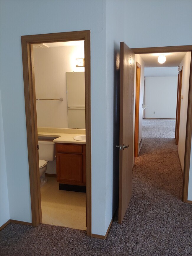 Building Photo - 8418 Everett Way