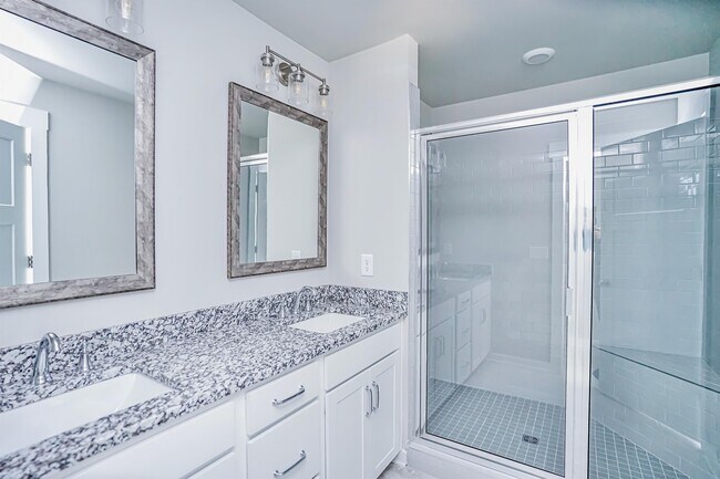 Building Photo - 207 Broad Banyan Ct