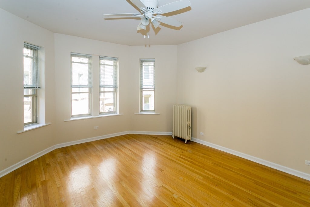 Building Photo - 4232 N Paulina