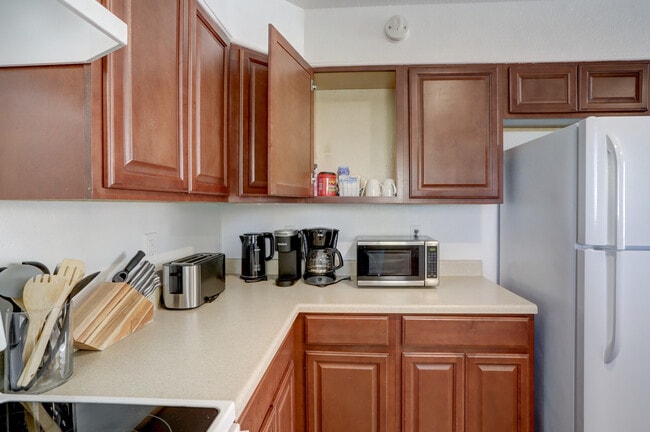 Kitchen - 2060 W Iliff Ave