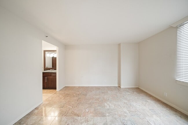 Building Photo - 3525 Sage Rd