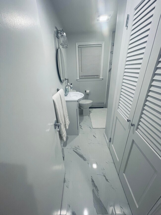 Building Photo - 76 Treat Ave