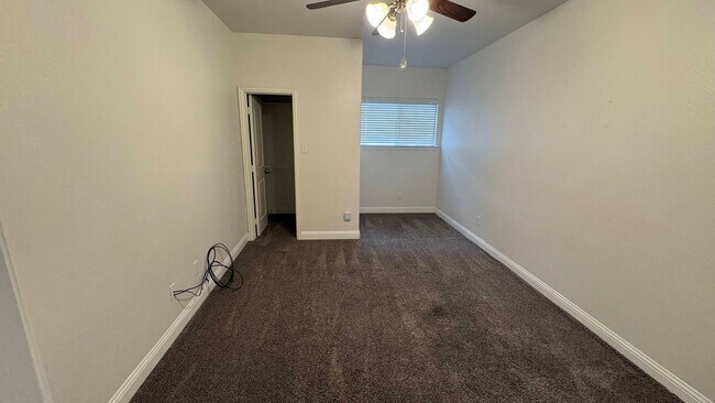 Building Photo - 610 Alderwood Ct