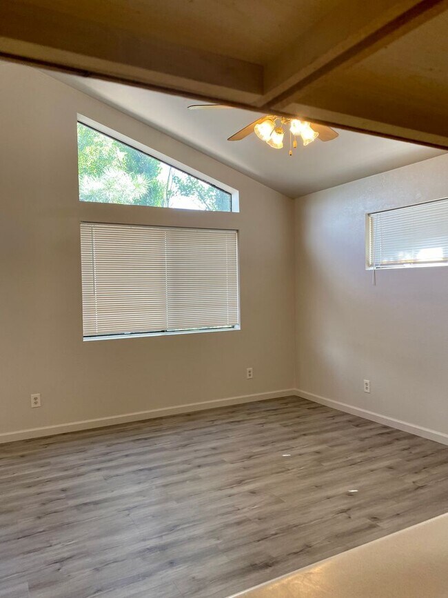 Building Photo - 3649 Canyon Loop