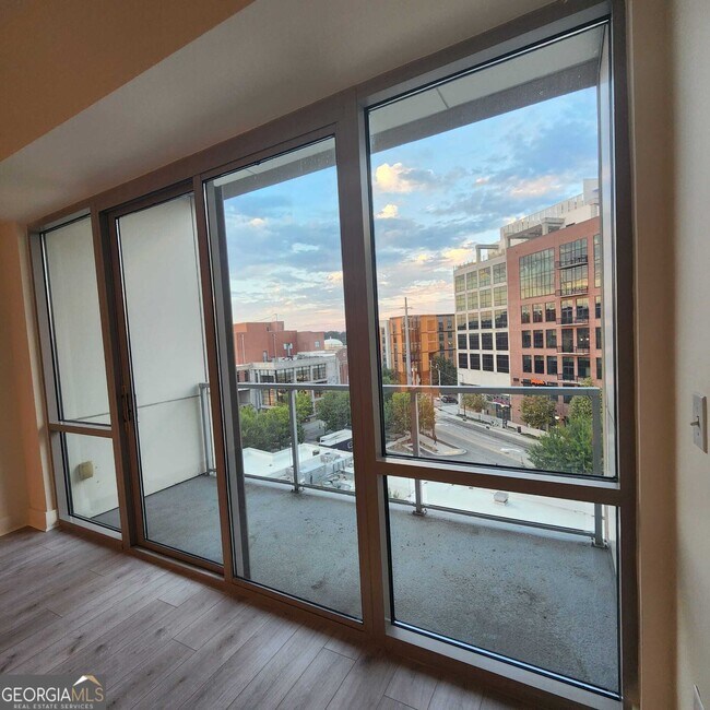 Building Photo - 1100 Howell Mill Rd NW