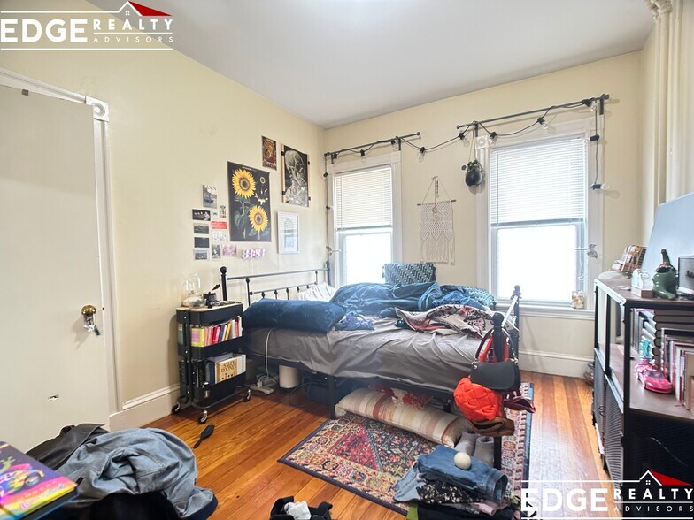 Building Photo - 12 Justin Rd