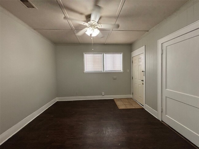 Primary Photo - 2214 Avenue O 1/2 Ave