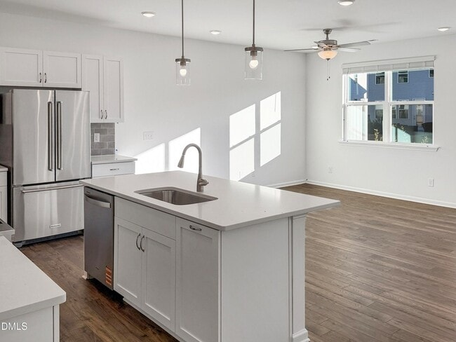 Building Photo - 159 Siebold St