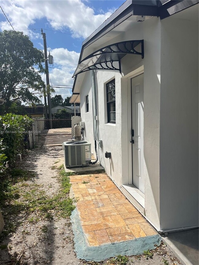 Building Photo - 6370 Atlanta St