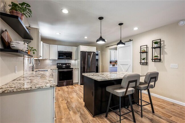 Building Photo - 1 Penzance Dr