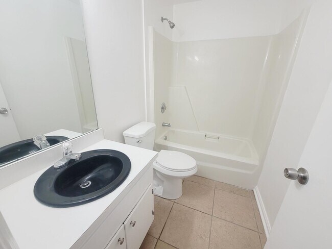 Building Photo - 5800 Japonica Ct
